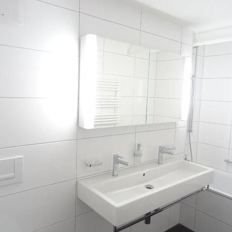 Moderne 3.5-ZW à 81 m² im 2. OG mit Cheminée - Photo 1