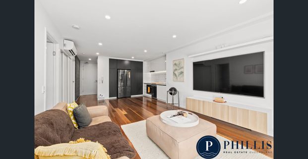 Stunning unit within a highly desired complex - Photo 1