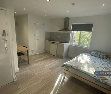 Studio to rent - Photo 6