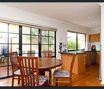 Townhouse in Glendalough - Photo 4