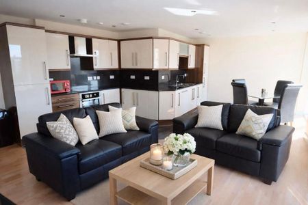 4 bedroom apartment to rent - Photo 2