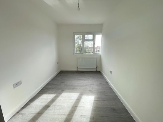 1 bed semi-detached house to rent in Headstone Drive, Harrow, HA1 - Photo 1