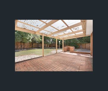 Stylish Family Living in Quiet Court Location - Photo 6