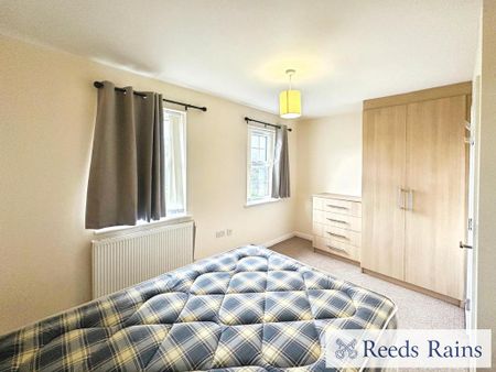 4 bedroom terraced house to rent - Photo 3