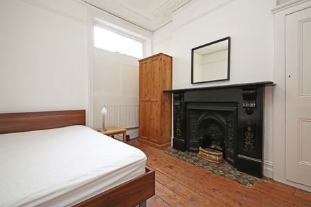2 Bed Flat, Mayflower Road, SW9 - Photo 2