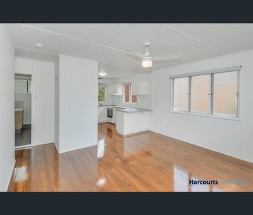 2/12 Collings Street, Balmoral, Qld 4171 - Photo 5