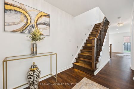 For Lease - 83 Matthew Boyd Crescent, Newmarket, Ontario - Photo 2