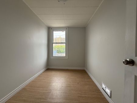 For Lease - 514 Cannon Street, Hamilton, Ontario - Photo 2