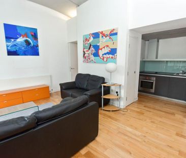 2 bedroom flat to rent - Photo 2
