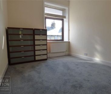 3 bedroom end of terrace house to rent - Photo 5