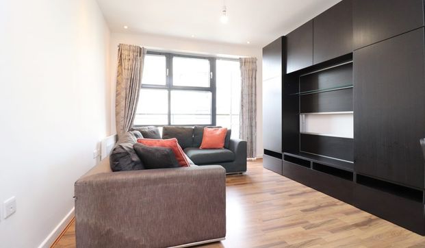 Carmine Wharf, Copenhagen Place, London E14 - Photo 1