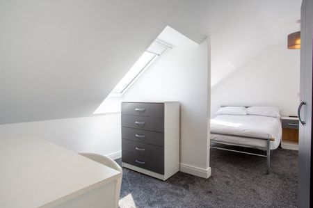 Flat 4, 17B Burleigh Road - Photo 4