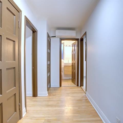 6337 Av. MacDonald - Photo 1