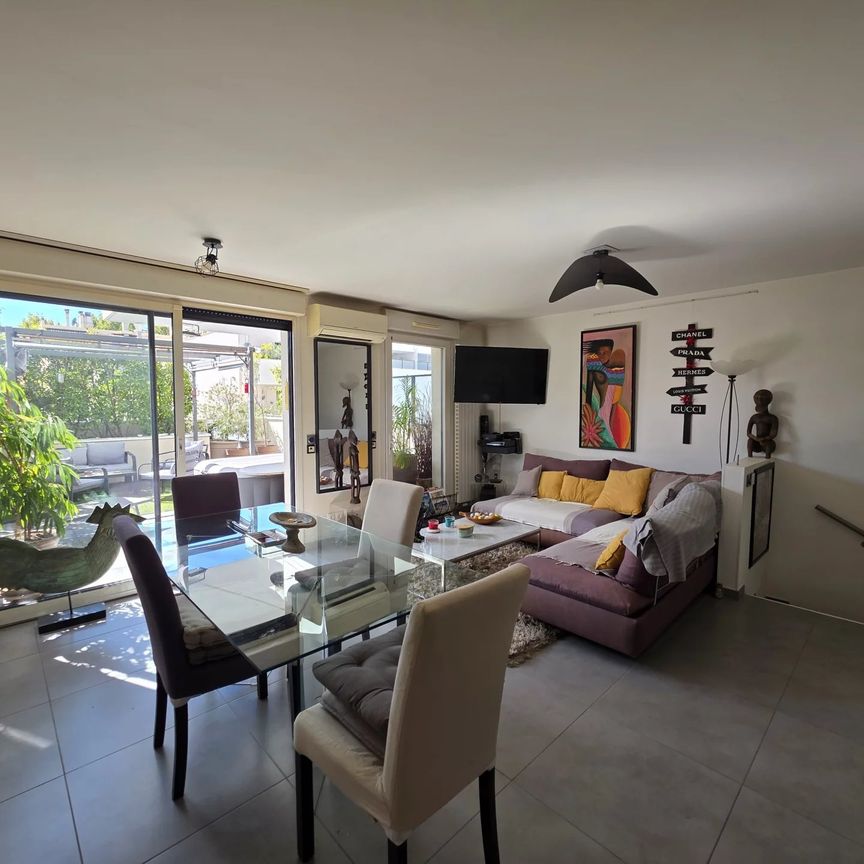 Location Appartement 2 pièces 57m² MARSEILLE 10ème - Photo 1