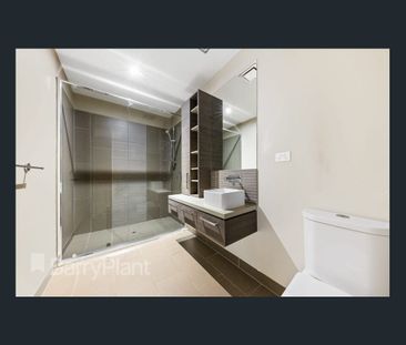 Convenient Location! - Photo 4