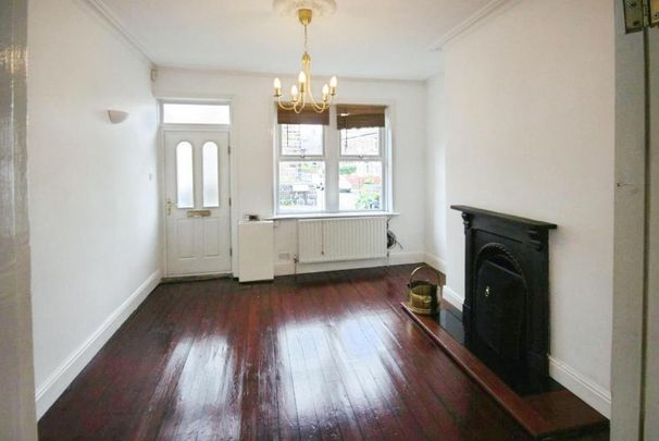 3 bedroom terraced house to rent - Photo 1