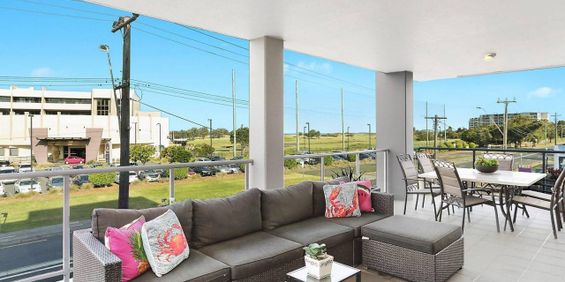 Luxury inner city fully furnished apartment! - Photo 3