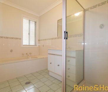 East Dubbo - Photo 6