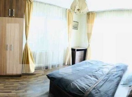 Apartament cu 4 camere, 140 mp, mobilat modern, gradina, 2 garaje, zona Grand Hotel Italia - Fotografie 4