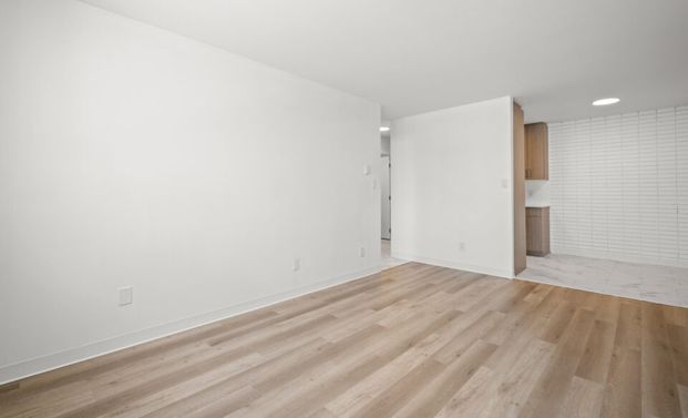 800 Beverley Street – Unit B, Winnipeg, MB - Photo 1