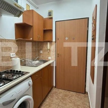 Garsonieră de închiriat, decomandat, zona Iulius Mall! - Fotografie 1