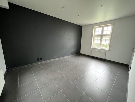 WONING MET 3 SLAAPKAMERS, BINNENKOER EN BIJGEBOUW TE MERKEM - Photo 3