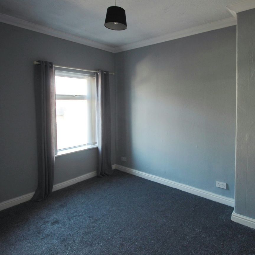 Terraced House to rent on - Photo 1