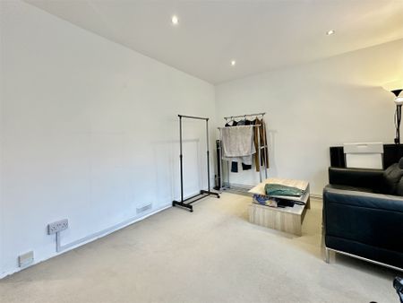 Islip Street, London - Photo 2