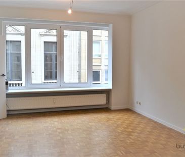 Zeer licht appartement gelegen in het hartje van de Stad! - Photo 6