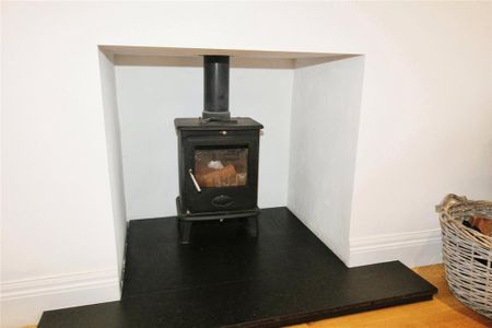 5 bedroom detached house to rent - Photo 3