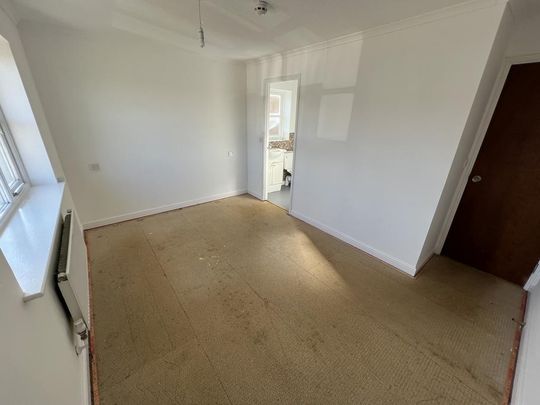 6 bedroom detached house to rent - Photo 1