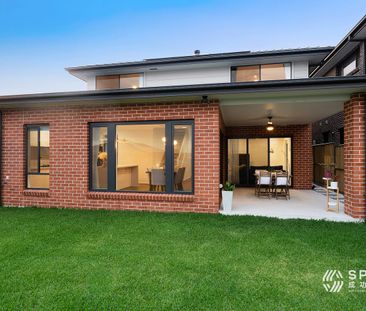 Modern 5-Bedroom Family Home in a Peaceful Location - Photo 4