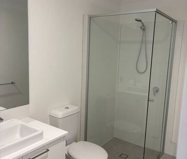 Brand New Contemporary Home in Sought‑After Australind Location - Photo 2