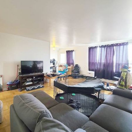 LARGE 1 BEDROOM APARTMENT! - Photo 1