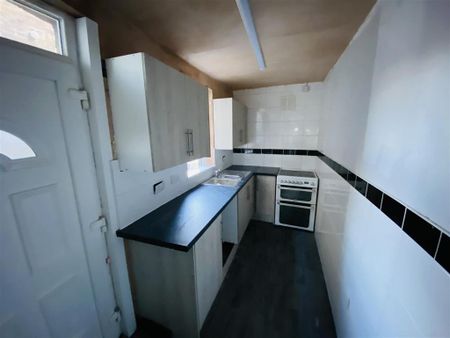4 bedroom terraced house to rent - Photo 2