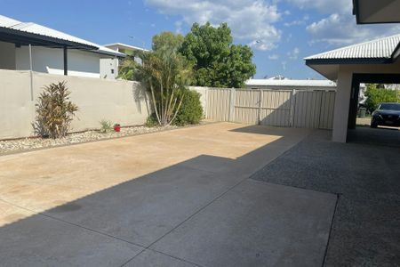 FAMILY HOME IN JOHNSTON - Photo 2
