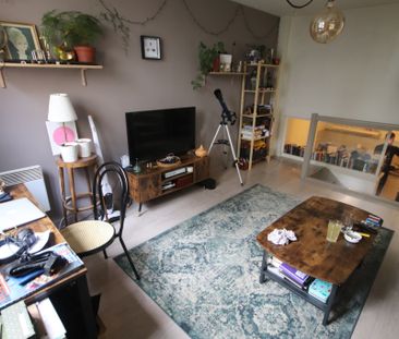À LOUER – T2 en duplex NON MEUBLÉ de 44 m², Place de la République ... - Photo 2