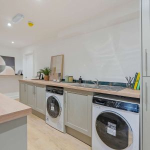 Tapton View Road Room 5 - Photo 3