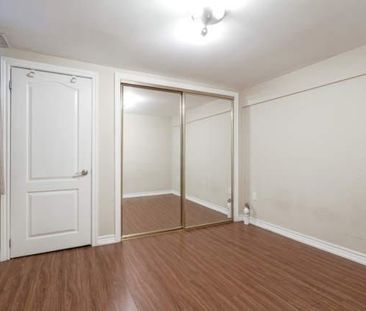 For Lease - 5466 Randolph Crescent, Burlington, Ontario - Photo 3