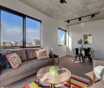 Stylish Apartment in Prime Location - Photo 3