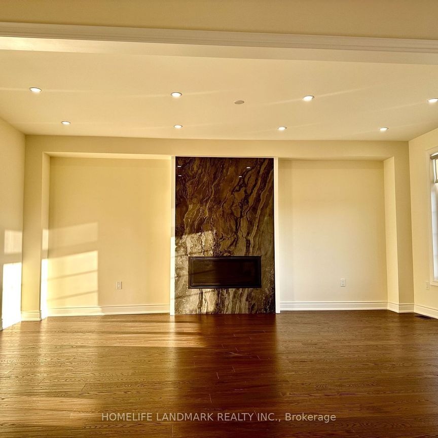 For Lease - 36 Upbound Court, East Gwillimbury, Ontario - Photo 1