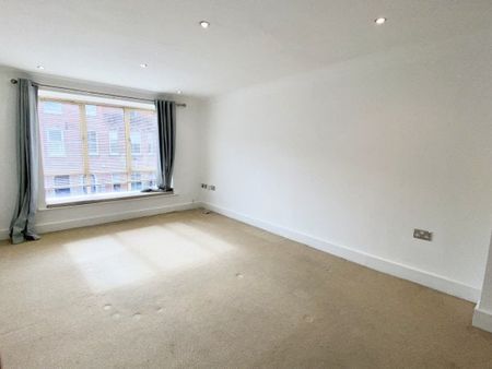 Times Square, Tunbridge Wells - Photo 3