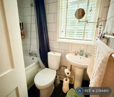 3 bedroom terraced house to rent - Photo 4