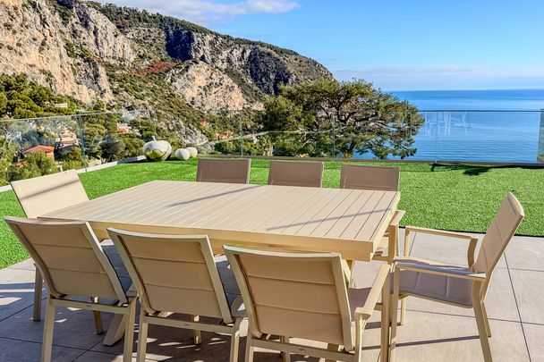 Èze Bord de Mer – Villa contemporaine aux lignes raffinées et panorama infini - Photo 1
