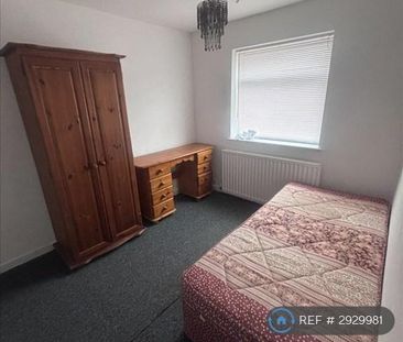 1 bedroom in a house share to rent - Photo 2