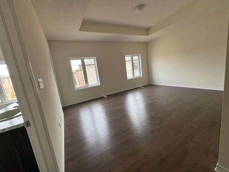For Lease - 71 Arnold Circle, Brampton, Ontario - Photo 2