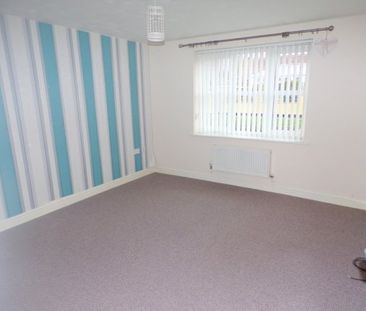 Ladybower Close, Upton - Photo 3