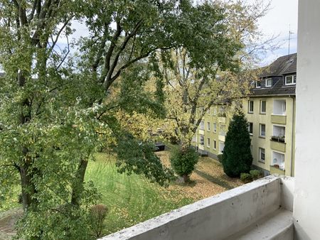 1.5-Zimmer-Wohnung mit Balkon in Essen-Frohnhausen mieten - Photo 3
