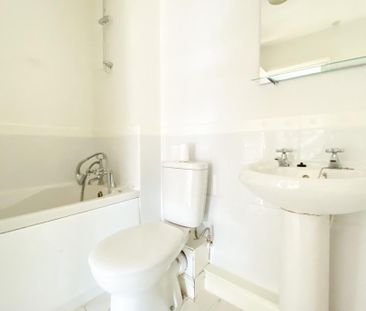 3 bedroom end of terrace house to rent - Photo 6