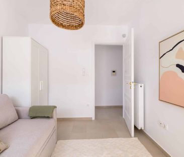Athenian 3BR seaside property in Alimos - Photo 1